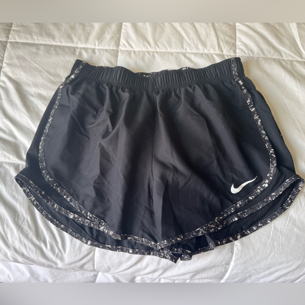 Nike Tempo
Women's Dri-FIT Mid-Rise Brief-Lined
Running Shorts